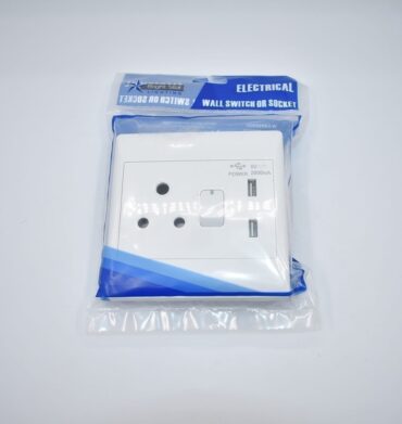 EPL323 16A Plug +USB 5V Each 4x4 Metro Menlyn