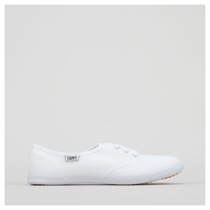 White hotsell tomy takkies