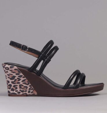 Froggie Padded Strap Slingback Wedge in Black - 12514