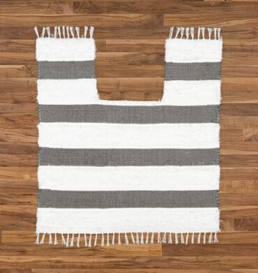 Amelia Jackson Toilet Pedestal Dhurrie and Fluffy Bands