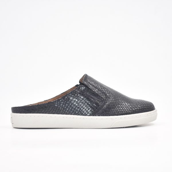 Froggie 12584 Slip-on Sneaker with Removable in Black